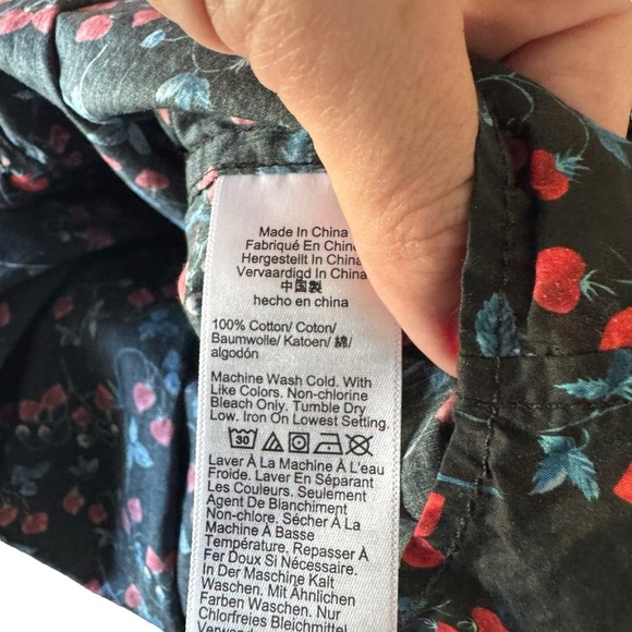J. Crew - Garçon Classic Liberty® Tana Lawn Floral Button Down Blouse Sz 2 - Picture 6 of 8